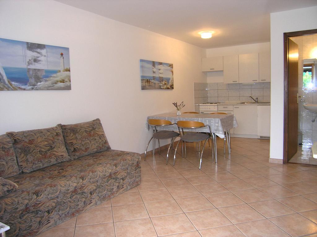 Apartmani Dolencic Krk Town Εξωτερικό φωτογραφία