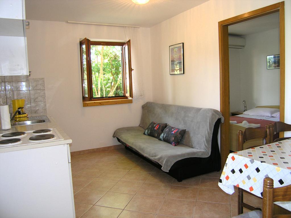 Apartmani Dolencic Krk Town Εξωτερικό φωτογραφία